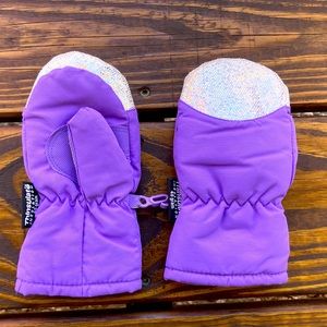 Thinsulate insulation toddler girl purple and sequins winter snow mittens/gloves